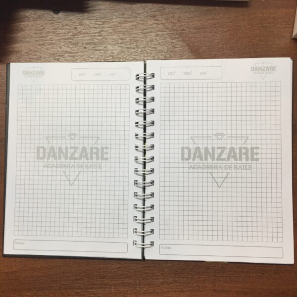 Agenda con hojas personalizadas